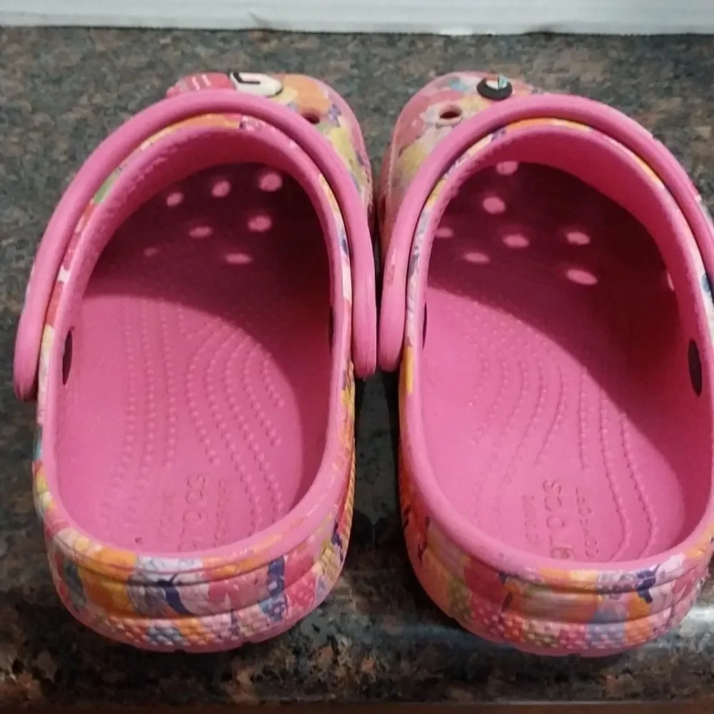 CROCS Kids Multicolor Clogs with Charms...Size 11...EUC